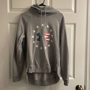 Under Armour  sweatshirt women’s large